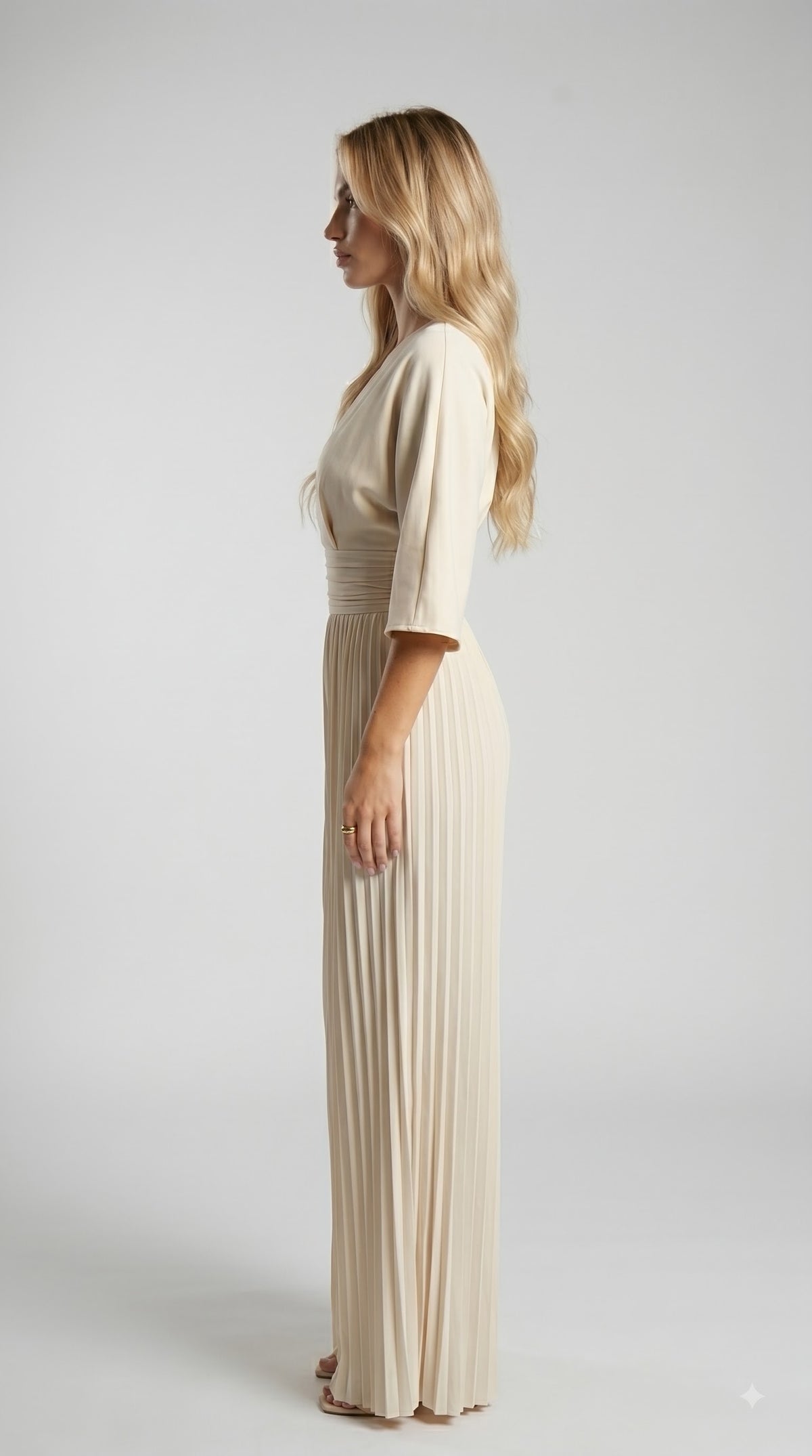 Élan Jumpsuit mit Falten und weitem Bein